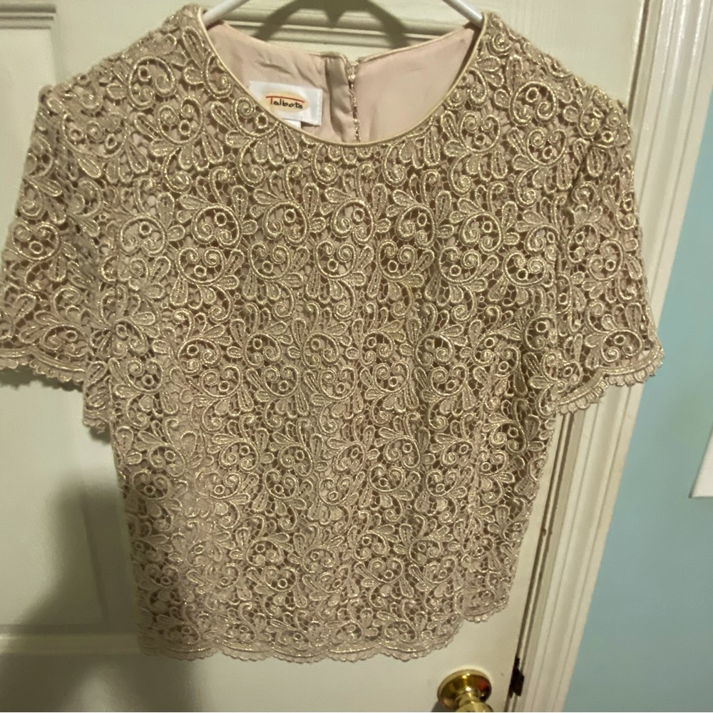 Talbots size 6 evening top.  Lacy gold threads with a fully lined interior.